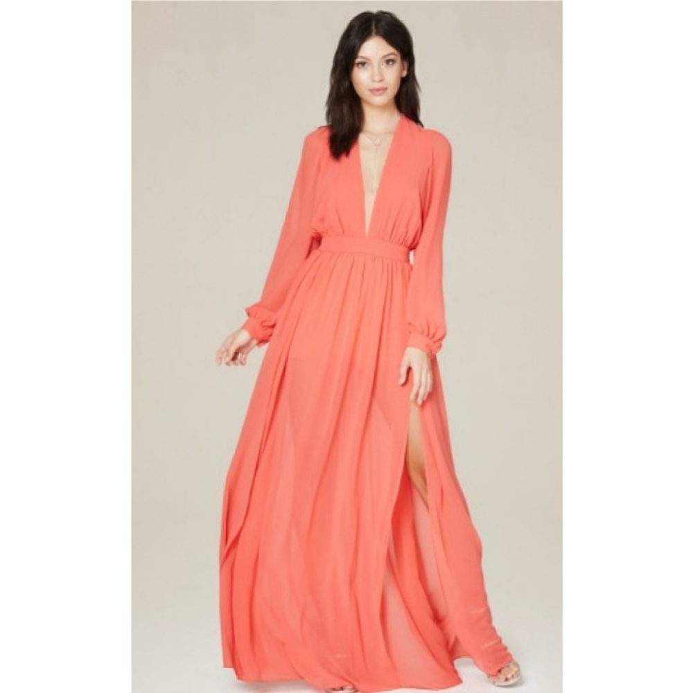 Bebe  Deep-v Shorts gown